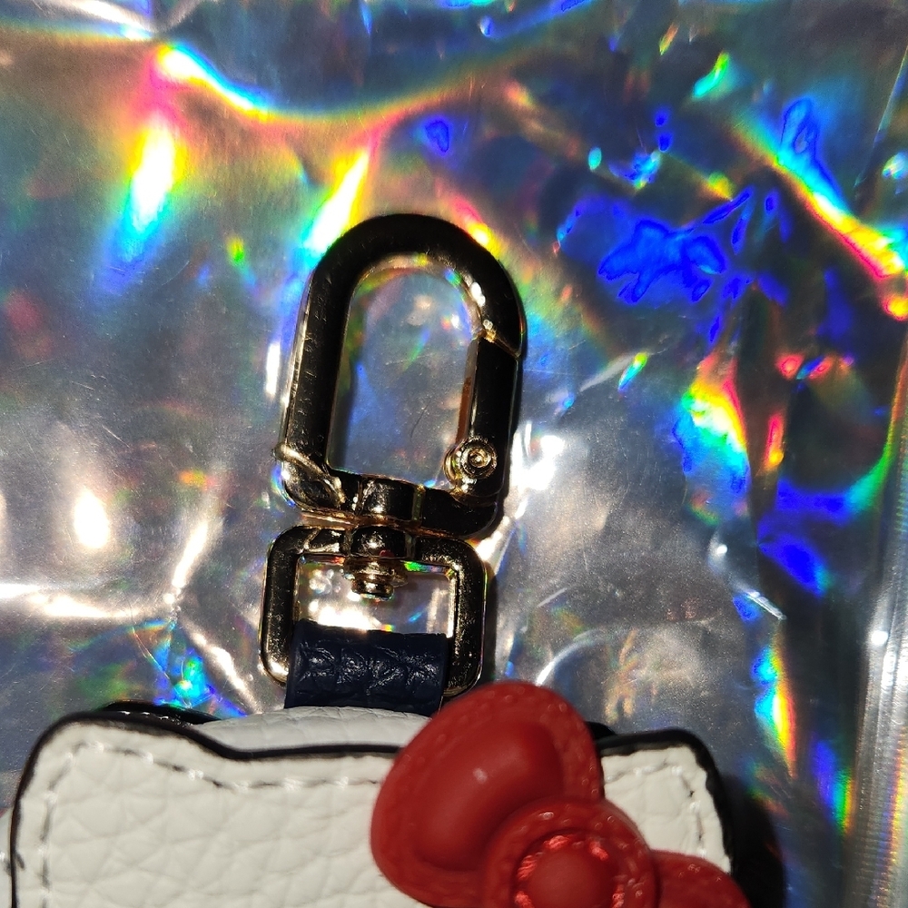 Hello Kitty White and Red Coin Purse - Picture 2 of 6